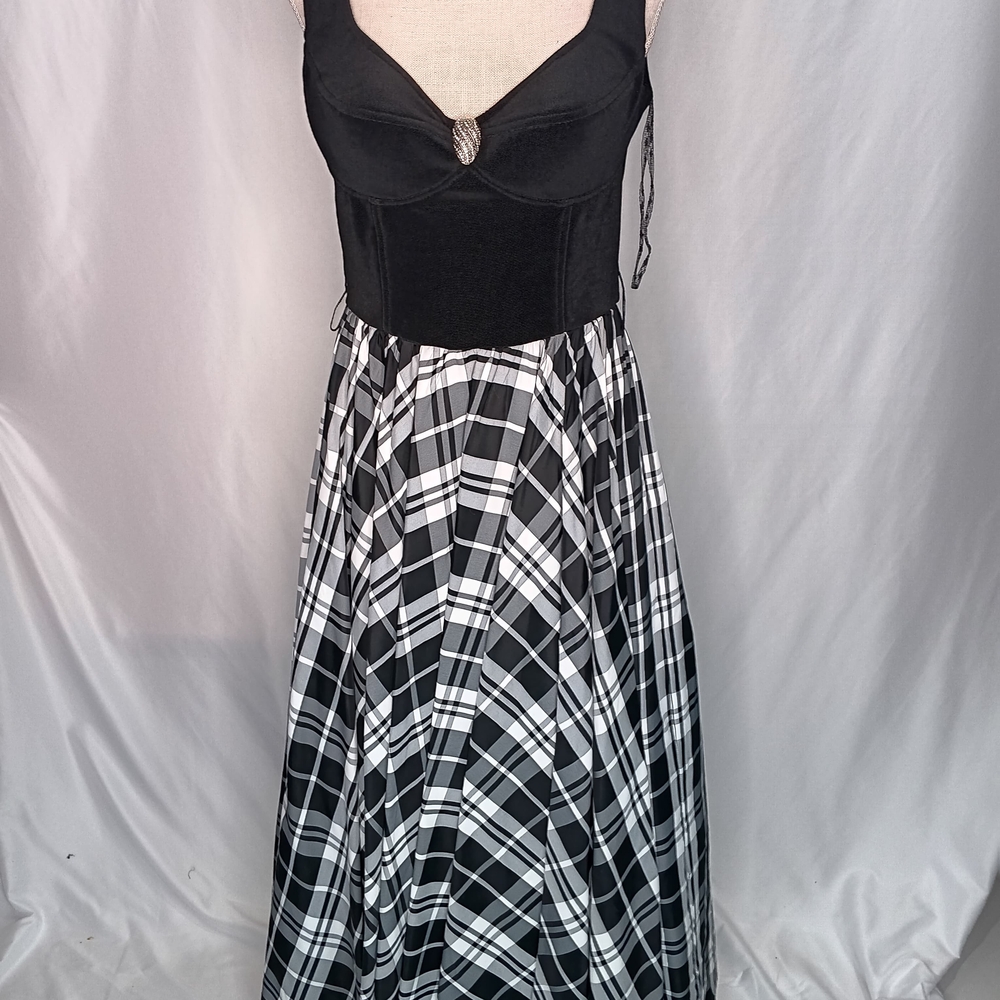Chic Black and White Plaid Maxi Dress